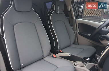 Хетчбек Renault Zoe 2013 в 