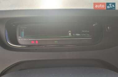 Хэтчбек Renault Zoe 2019 в 
