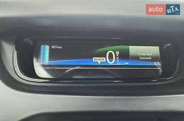Хэтчбек Renault Zoe 2017 в 