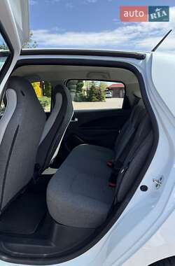 Хэтчбек Renault Zoe 2020 в 