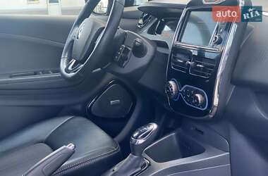 Хэтчбек Renault Zoe 2019 в 
