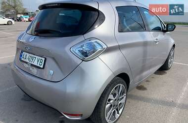 Хэтчбек Renault Zoe 2016 в 