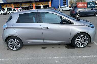 Хэтчбек Renault Zoe 2016 в 