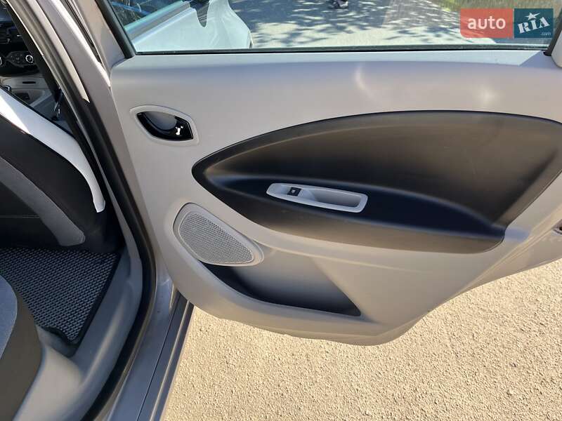 Хэтчбек Renault Zoe 2016 в Днепре