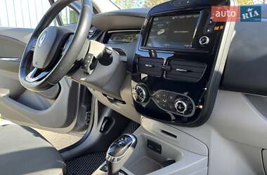 Хэтчбек Renault Zoe 2016 в 
