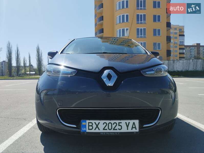Хэтчбек Renault Zoe 2018 в 