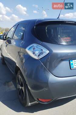 Хэтчбек Renault Zoe 2018 в 