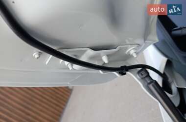 Хэтчбек Renault Zoe 2020 в 