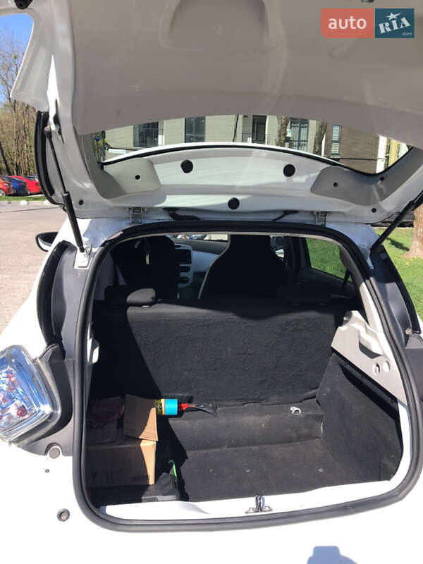 Хэтчбек Renault Zoe 2017 в Львове