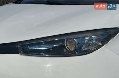 Хетчбек Renault Zoe 2015 в 