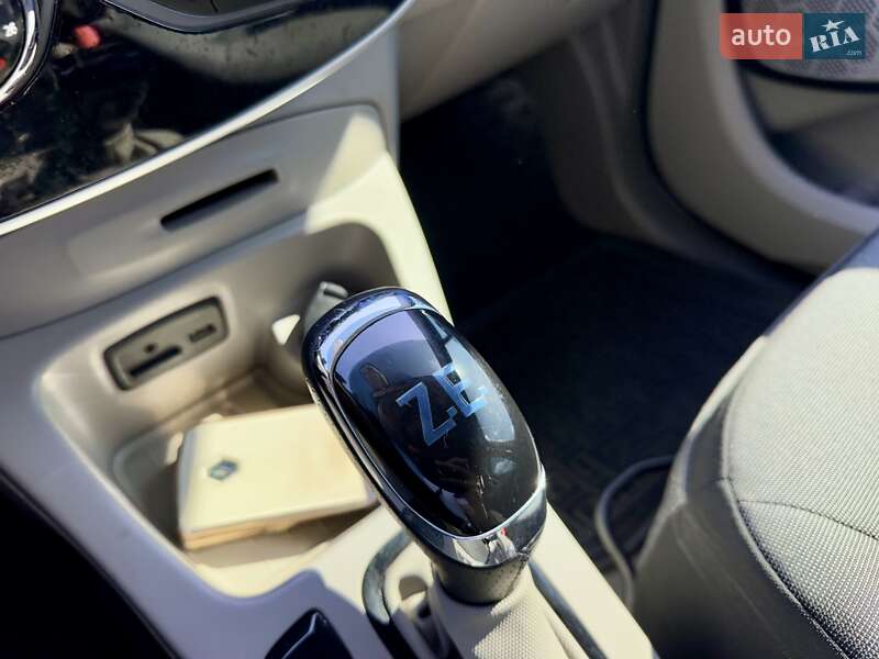 Хэтчбек Renault Zoe 2015 в Самборе
