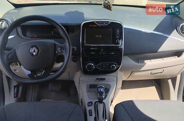 Хетчбек Renault Zoe 2016 в 