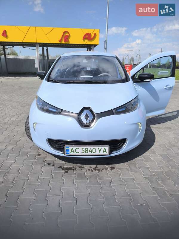 Хетчбек Renault Zoe 2016 в 