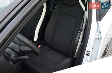 Хэтчбек Renault Zoe 2021 в 