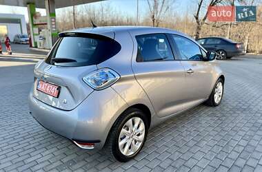 Хетчбек Renault Zoe 2016 в 