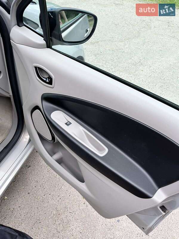 Хетчбек Renault Zoe 2016 в Хмельницькому