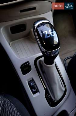 Хетчбек Renault Zoe 2015 в 