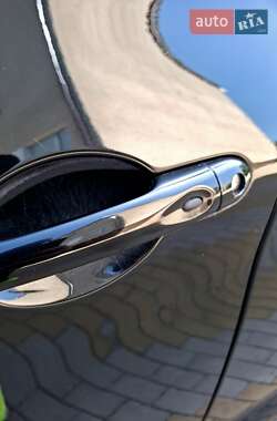 Хетчбек Renault Zoe 2015 в 