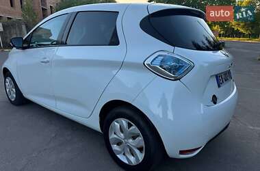 Хэтчбек Renault Zoe 2016 в 