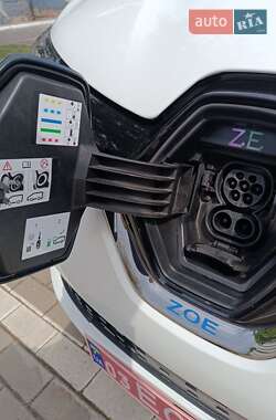 Хэтчбек Renault Zoe 2020 в 