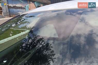 Хэтчбек Renault Zoe 2020 в 