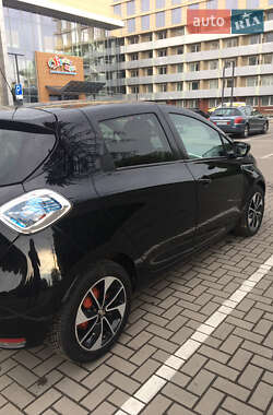 Хетчбек Renault Zoe 2017 в 