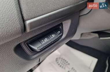 Хэтчбек Renault Zoe 2020 в 