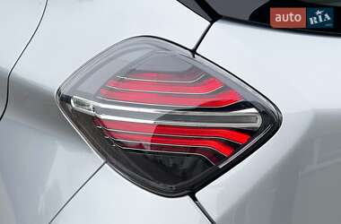 Хэтчбек Renault Zoe 2021 в 