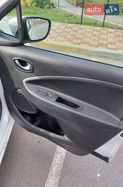 Хэтчбек Renault Zoe 2021 в 