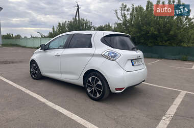 Хэтчбек Renault Zoe 2015 в 