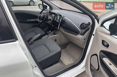 Хэтчбек Renault Zoe 2015 в 
