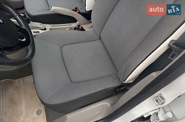 Хэтчбек Renault Zoe 2015 в 