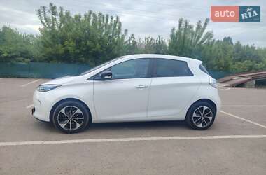 Хэтчбек Renault Zoe 2015 в 