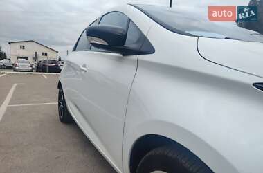 Хэтчбек Renault Zoe 2015 в 