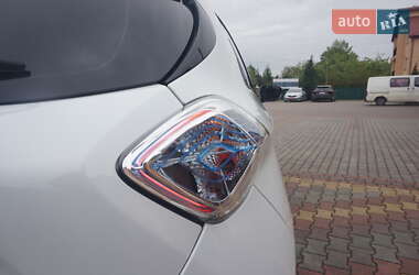 Хетчбек Renault Zoe 2017 в 