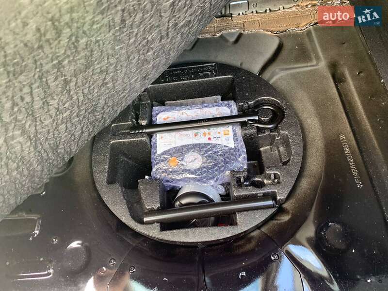 Хетчбек Renault Zoe 2014 в Тернополі