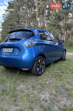 Хэтчбек Renault Zoe 2017 в 