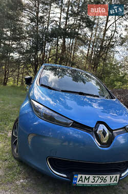 Хэтчбек Renault Zoe 2017 в 
