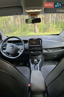 Хэтчбек Renault Zoe 2017 в 