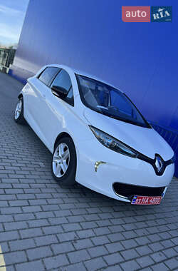 Хэтчбек Renault Zoe 2015 в 