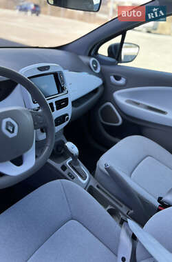 Хэтчбек Renault Zoe 2015 в 