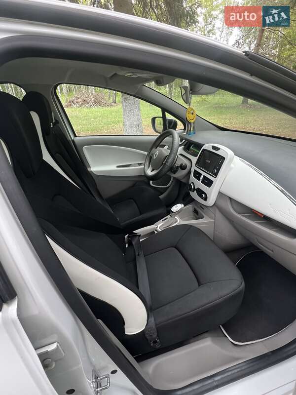 Хэтчбек Renault Zoe 2016 в Луцке