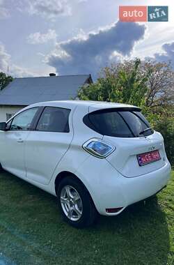 Хэтчбек Renault Zoe 2016 в 