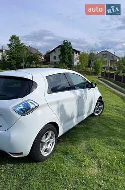 Хэтчбек Renault Zoe 2016 в 