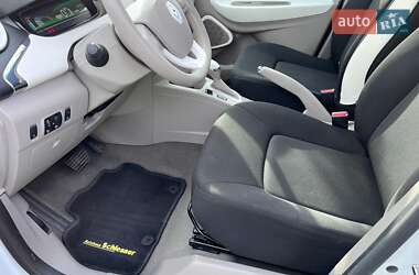 Хэтчбек Renault Zoe 2016 в 