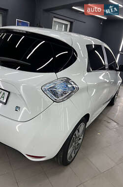 Хэтчбек Renault Zoe 2013 в 