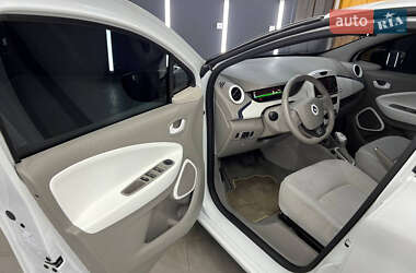 Хэтчбек Renault Zoe 2013 в 
