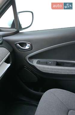 Хэтчбек Renault Zoe 2019 в 