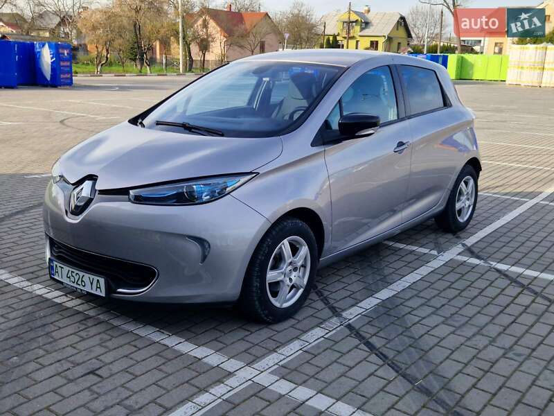 Хетчбек Renault Zoe 2015 в 
