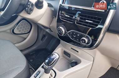 Хетчбек Renault Zoe 2015 в 